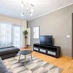 Happy Bubble I Timpuri Noi 1br 4 Ppl * ブカレスト
